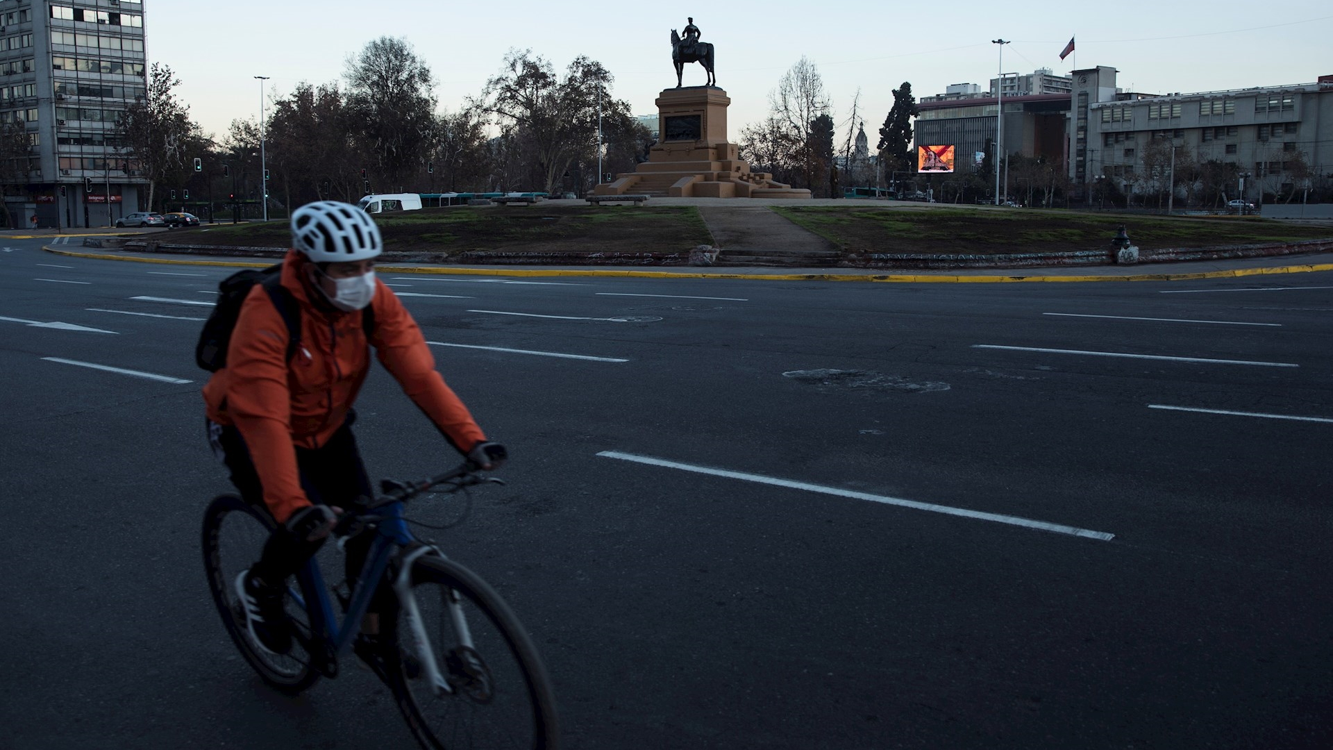 Chile alcanza récord de muertes por COVID-19, suma casi 44 mil contagios