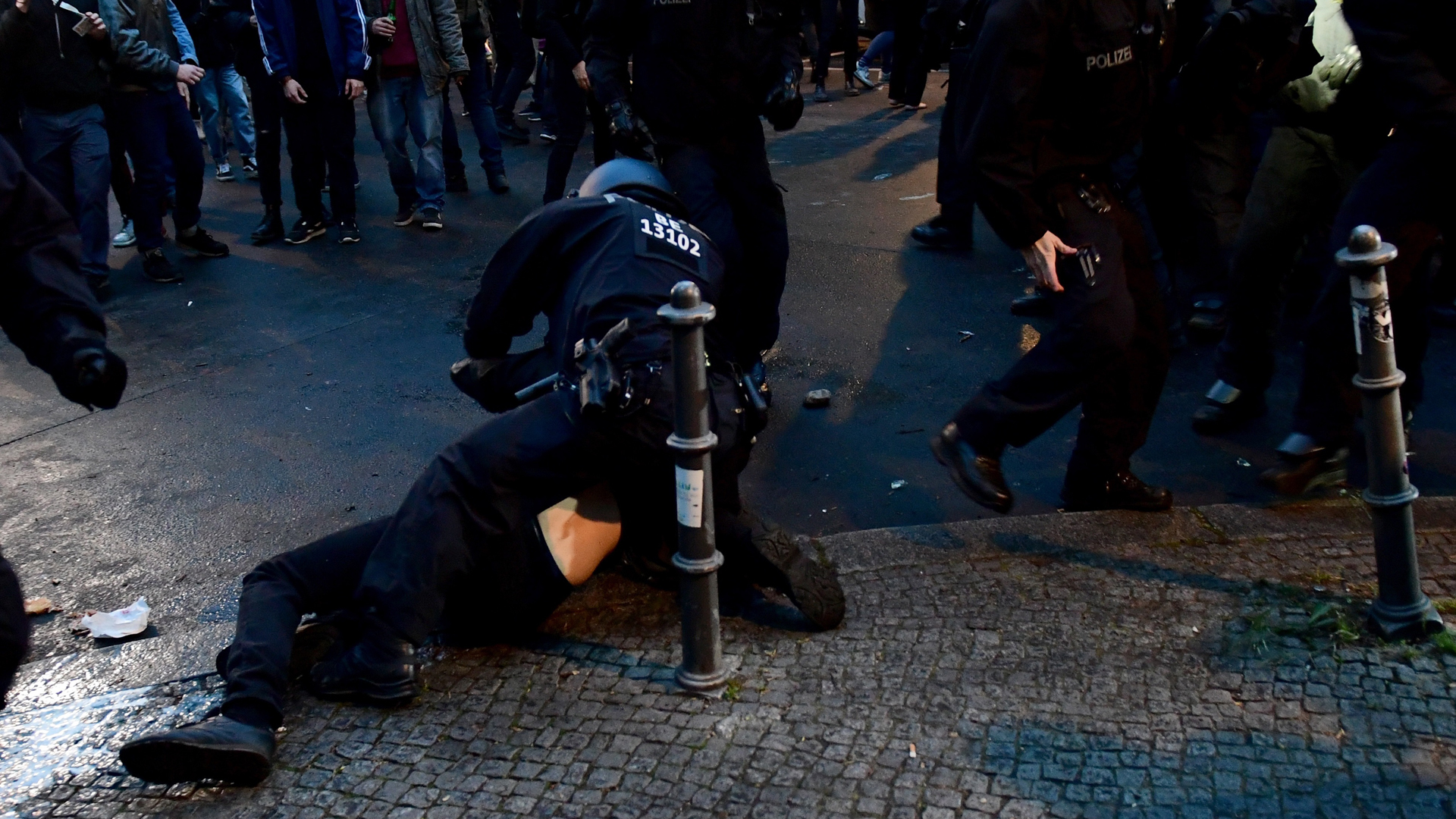 Violan cuarentena en Alemania para manifestarse por el Día del Trabajo - detencion-por-manifestacion-del-dia-del-trabajo-en-alemania