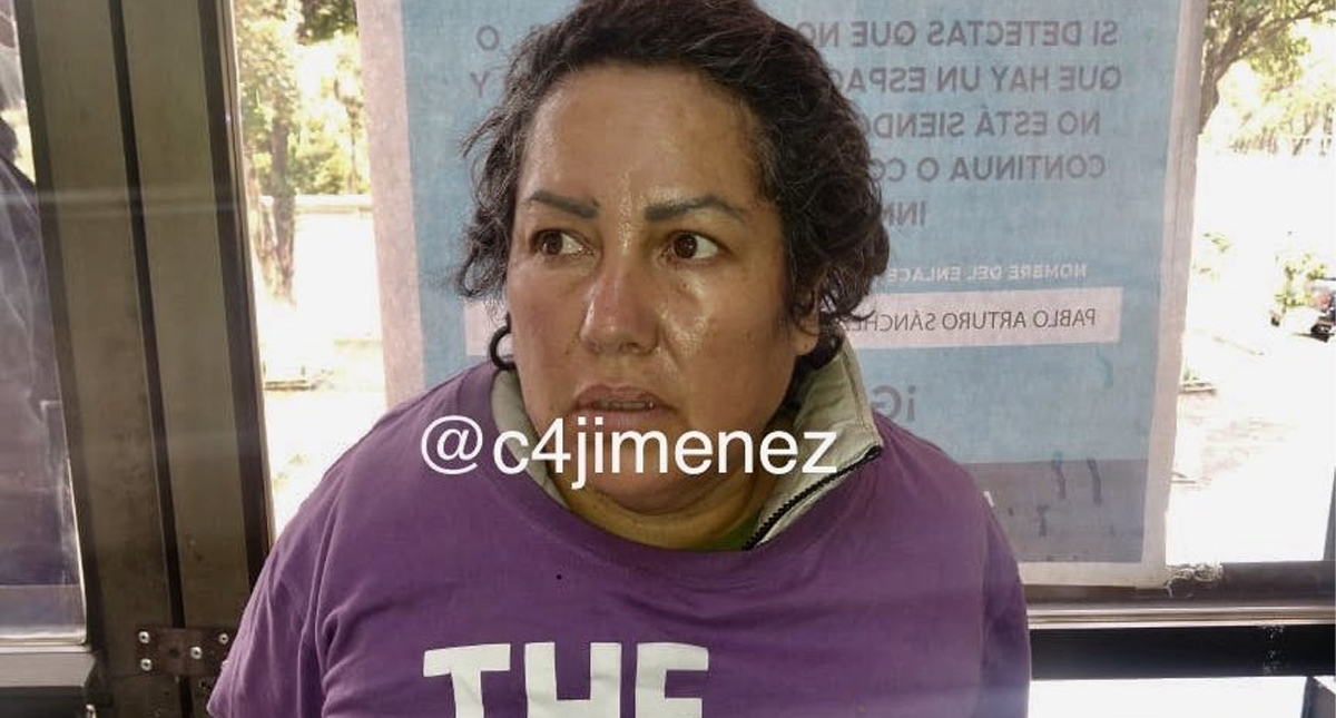 Detienen a mujer por intentar robarse una niña; ha estado en la cárcel cuatro veces