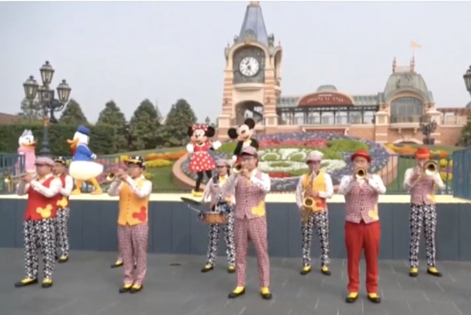 Abre Disneyland Shanghái, el primer parque del mundo de este tipo en hacerlo