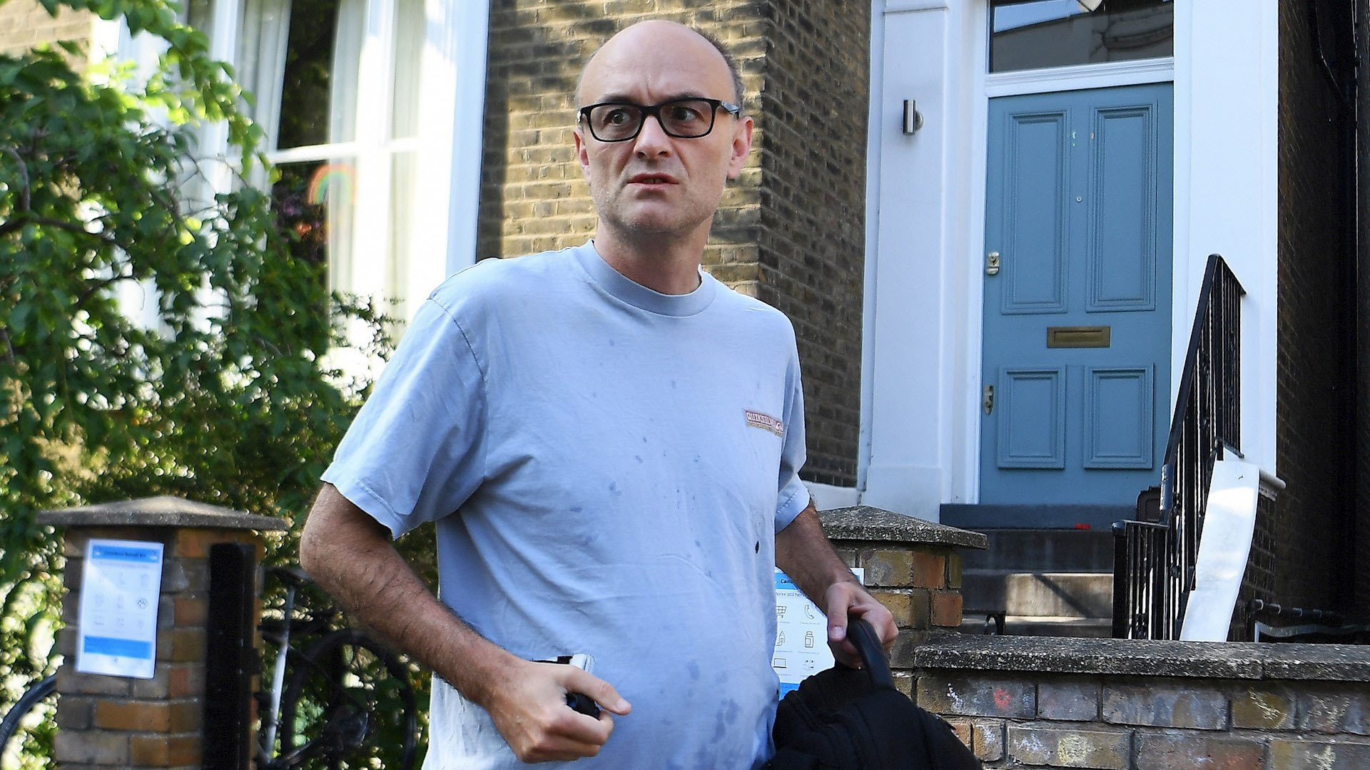 Johnson rechaza investigar a su asesor tras desentender confinamiento