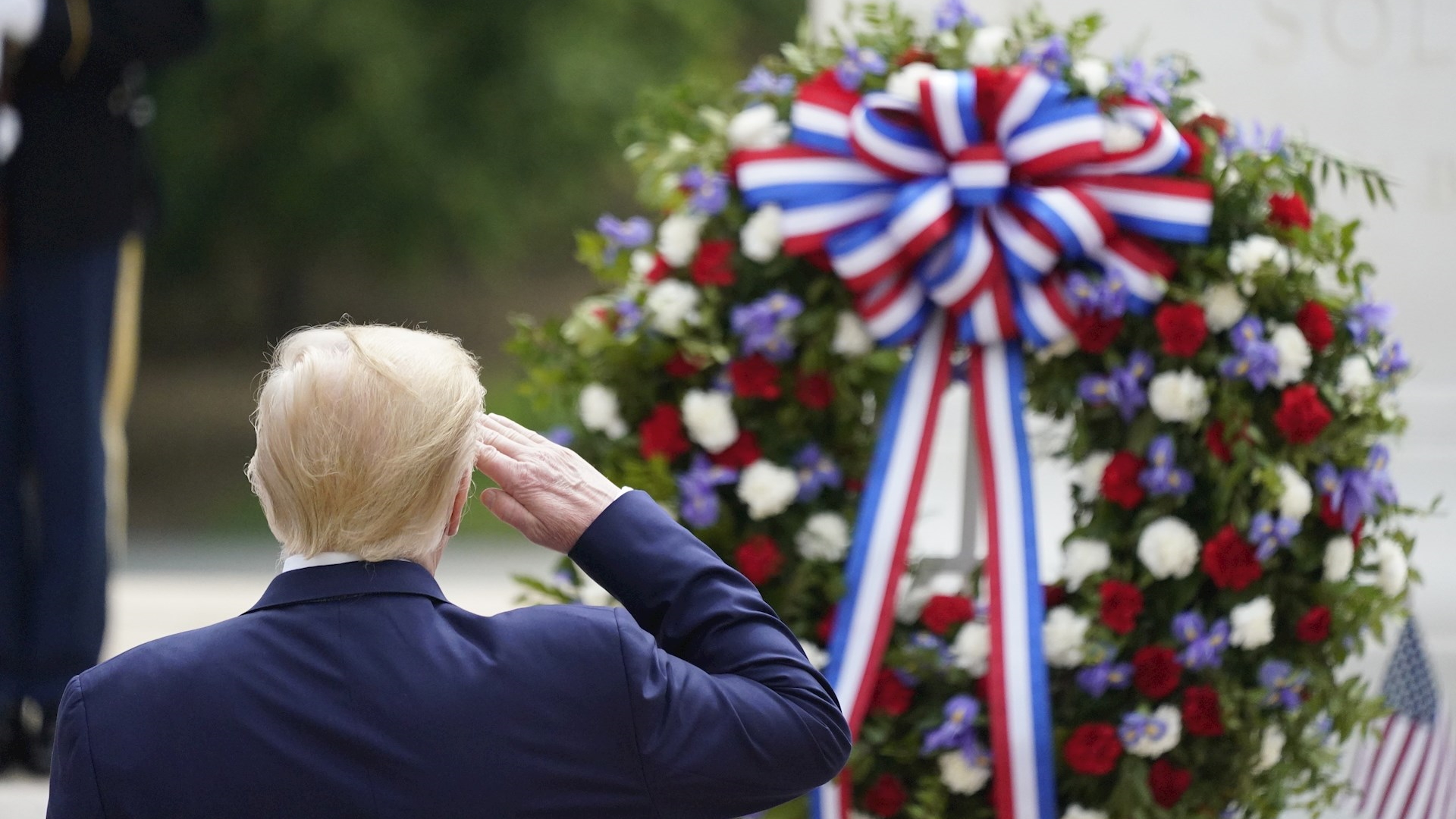 Trump viaja para conmemorar el Día de los Caídos en medio de la epidemia