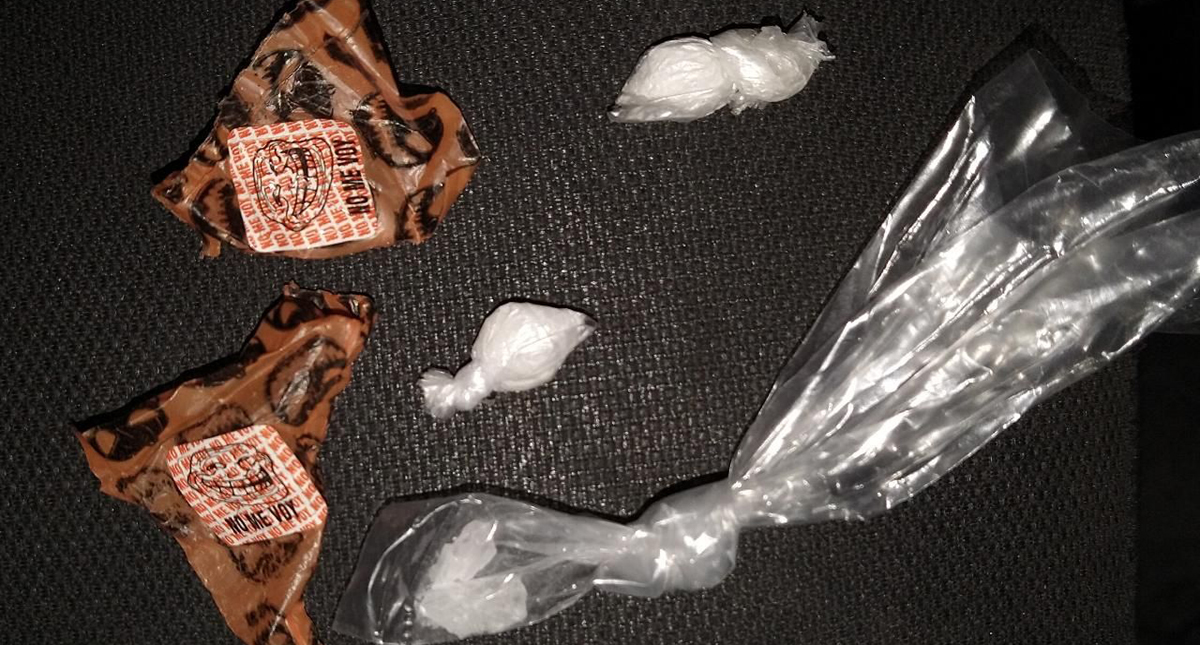 Detienen a tres policías de Jalisco por posesión de droga