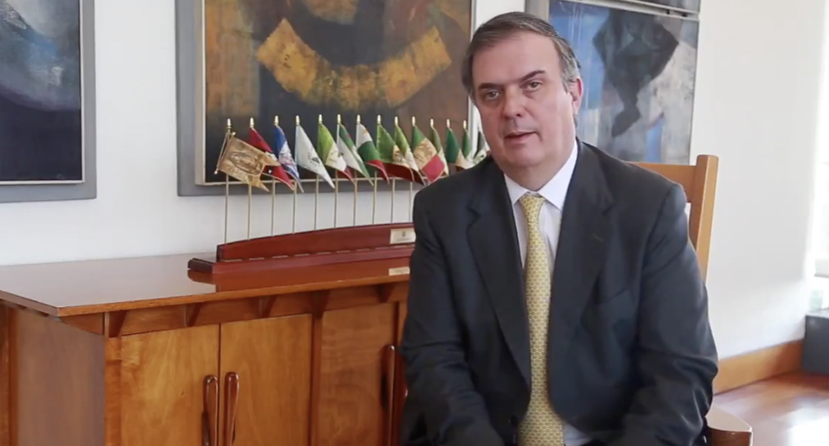 Marcelo Ebrard ofrece apoyo para repatriar restos de mexicanos muertos por COVID-19 en EE.UU.