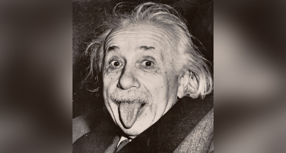 Subastarán la copia más antigua de la foto de Einstein sacando la lengua
