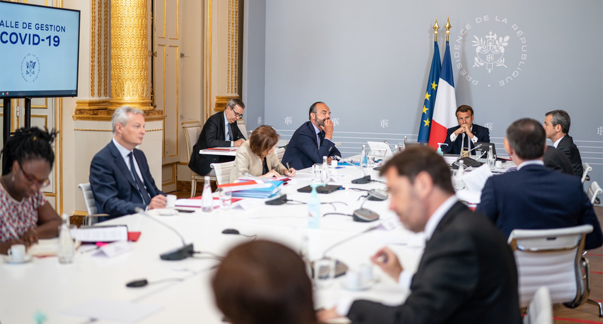 Macron pide respuesta colectiva a la crisis por COVID-19 y más solidaridad con África