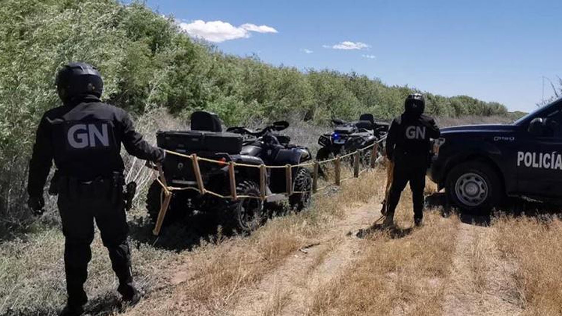 Guardia Nacional y Patrulla Fronteriza inhabilitan escaleras para paso de migrantes