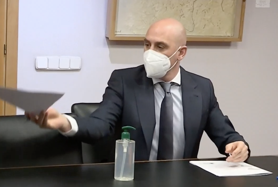 Firmado el código de conducta para el futbol