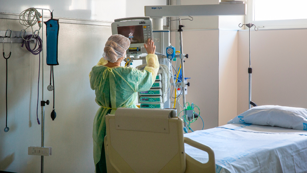 Muertes por COVID-19 en España suben levemente, dentro de la estabilidad