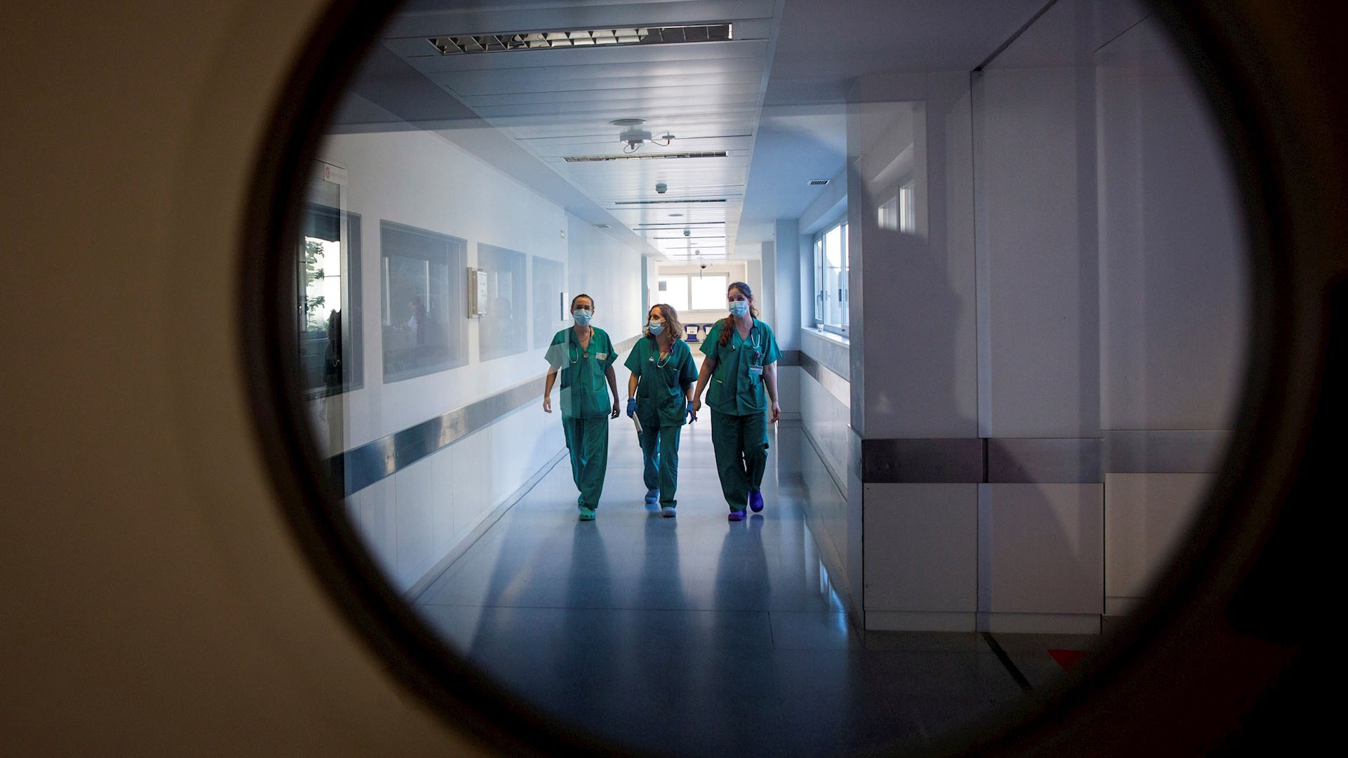 España supera los 25 mil muertos por COVID-19