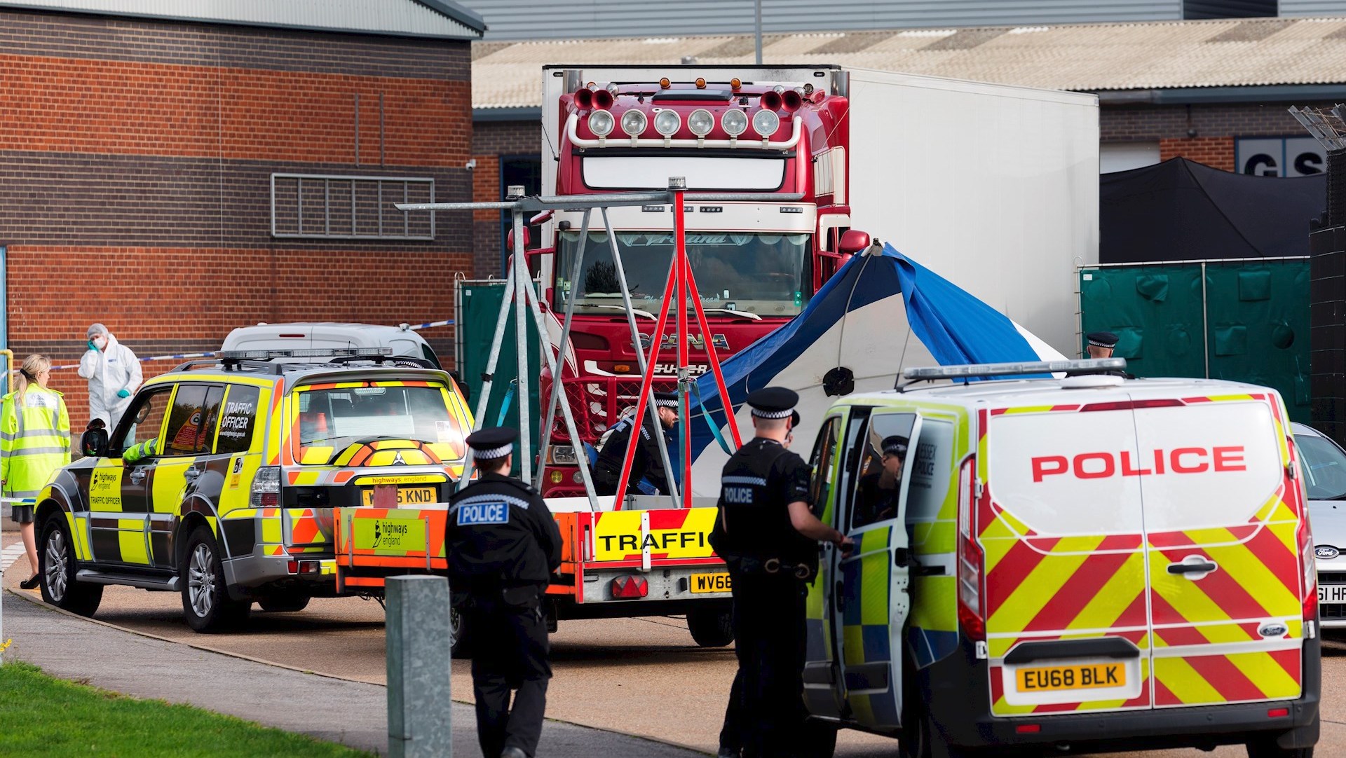 Detienen a 26 en Francia y Bélgica tras hallazgo en Reino Unido de 39 migrantes muertos en camión