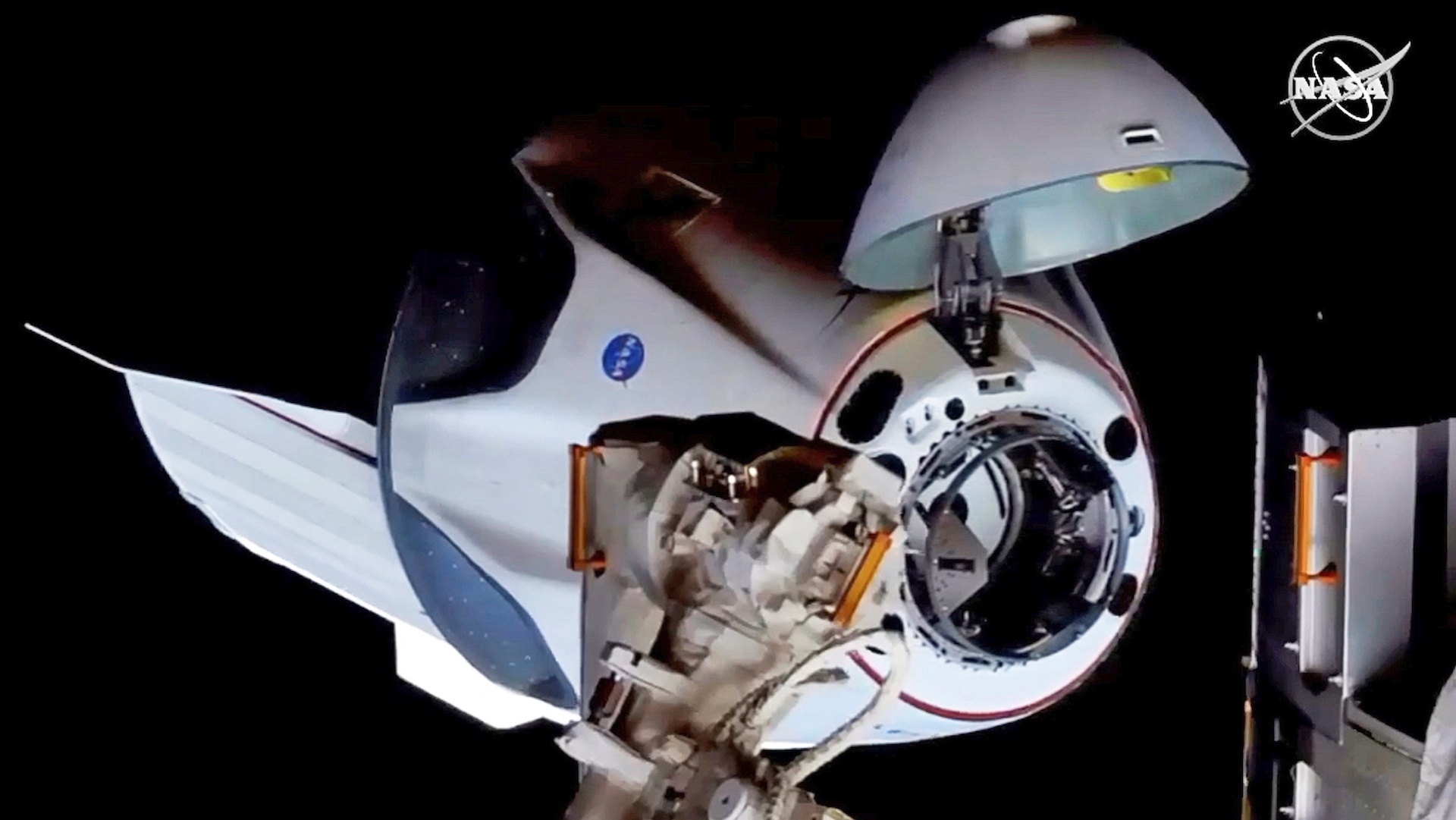 #Video La cápsula Dragon Endeavour de SpaceX se acopla a la Estación Espacial Internacional