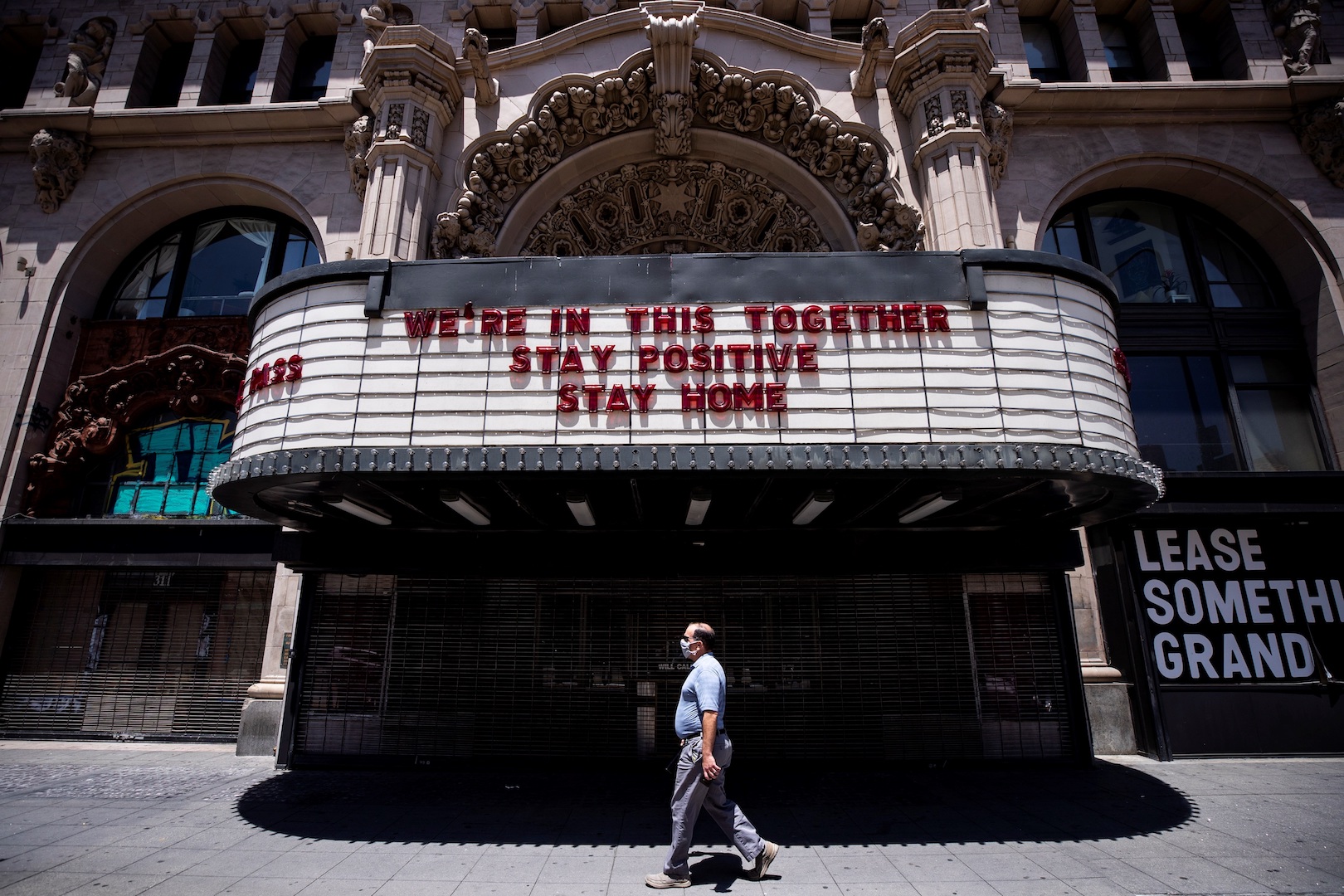 COVID-19 ha dejado más muertos en EE.UU. que las guerras de Vietnam, Corea, Irak y Afganistán