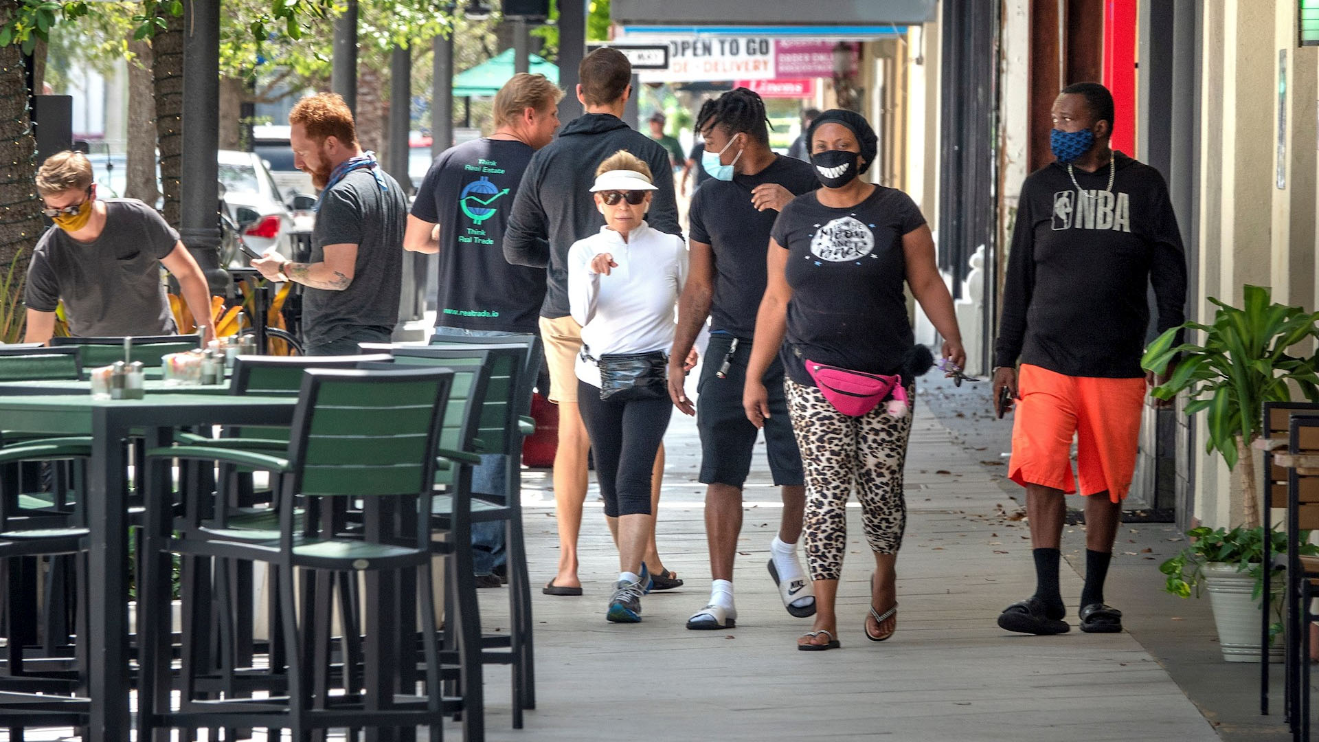 Florida suma mil 917 muertos por COVID-19; se alista para mayor apertura