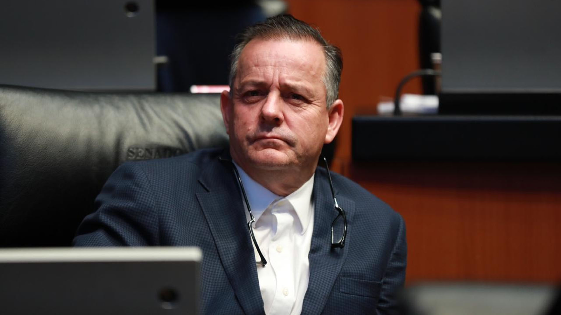 Diputados locales atropellaron Constitución de BC, afirma senador de Morena