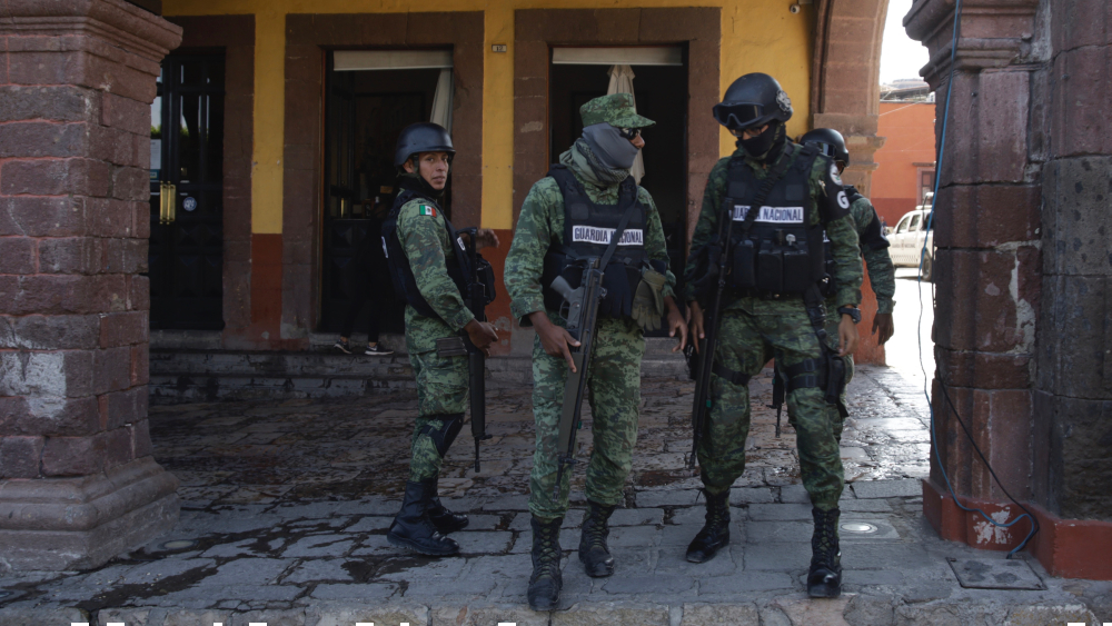 Asegura AMLO que gobierno no está “cruzado de brazos” para disminuir la violencia en México Asegura AMLO que gobierno no está “cruzado de brazos” para disminuir la violencia en México