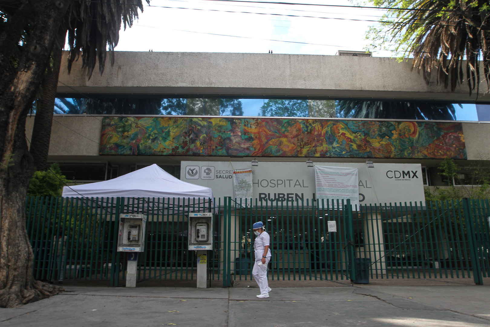 Ocupación hospitalaria en la Ciudad de México llega a 83 por ciento; Sheinbaum pide postergar entrega de regalos