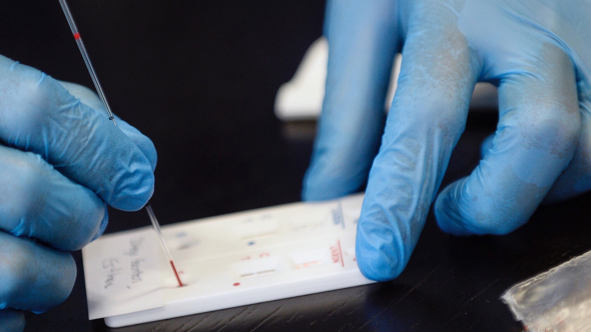 Compañía destinará 500 millones de dosis a EE.UU. si logra vacuna contra COVID-19