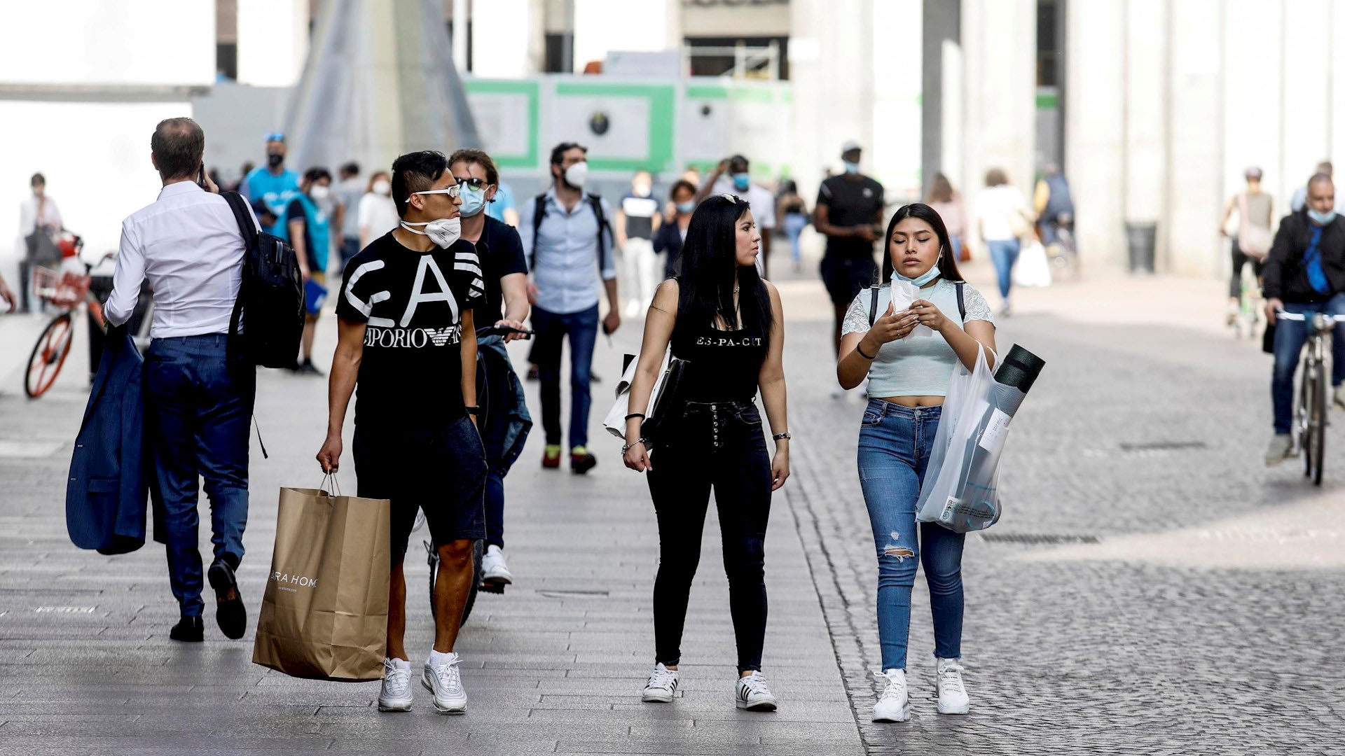 El mundo rompe récord de contagios de COVID-19 en un día