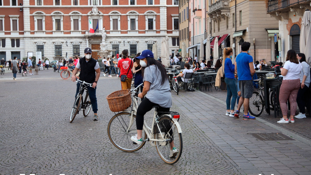 Primer ministro de Italia celebra la apertura, pero prevé meses muy duros
