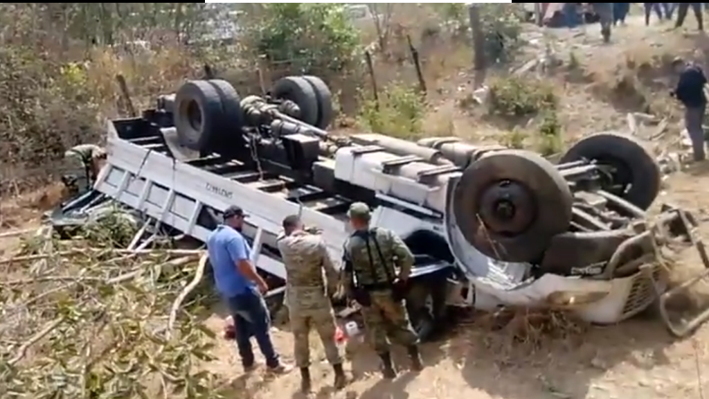 Volcadura de unidad de la Guardia Nacional en Jalisco deja siete heridos