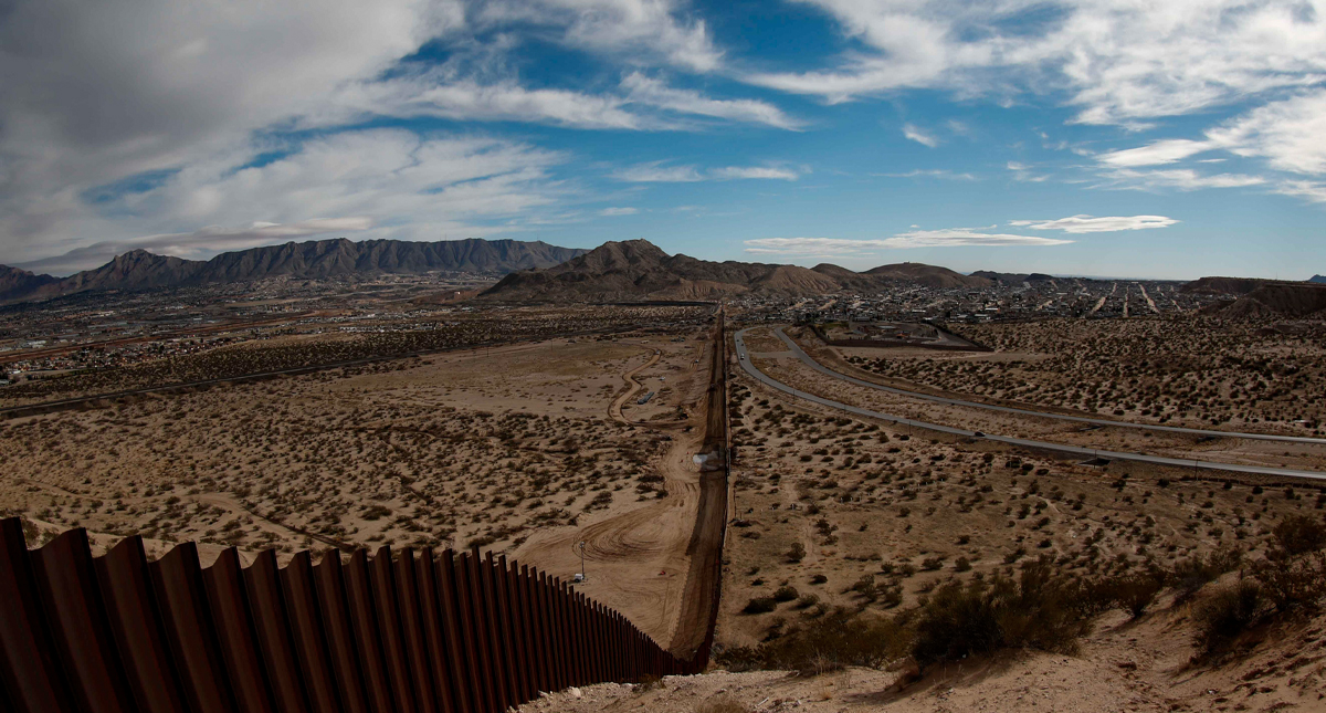 Trump aprovecha pandemia para acelerar construcción del muro, denuncian ONGs