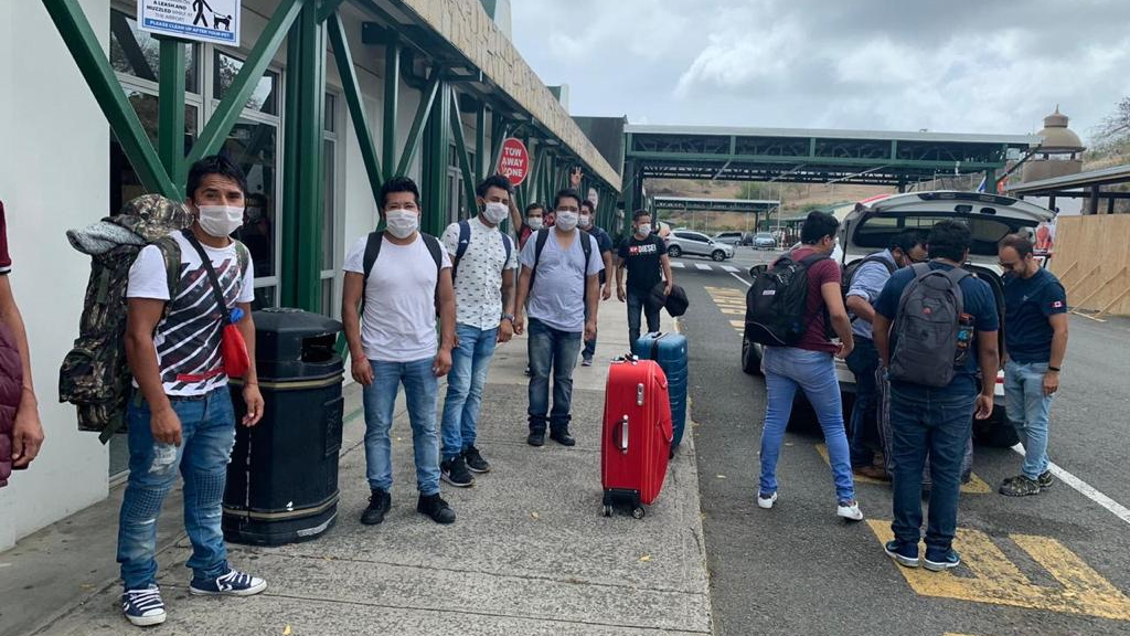 Regresan a México 35 connacionales varados en Granada