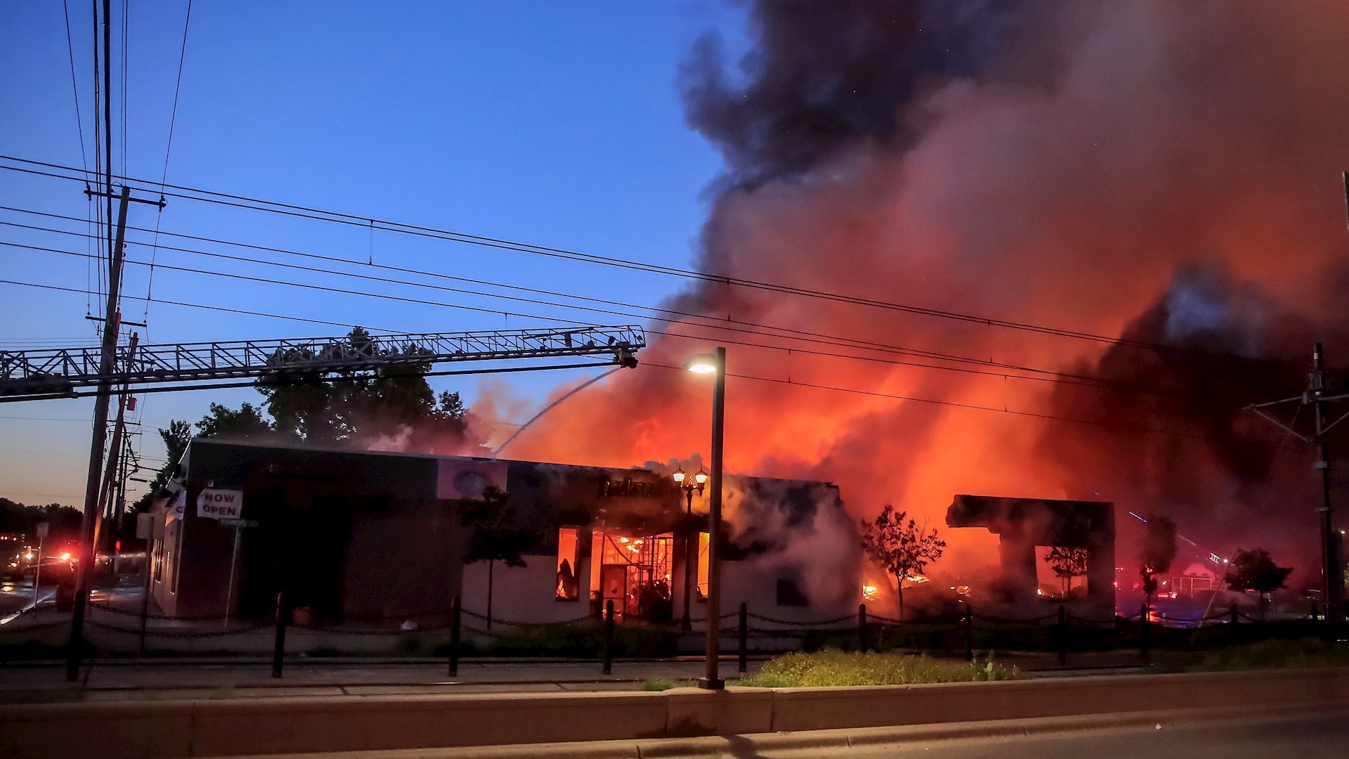 Activan estado de emergencia en Minneapolis por protestas Activan estado de emergencia en Minneapolis por protestas
