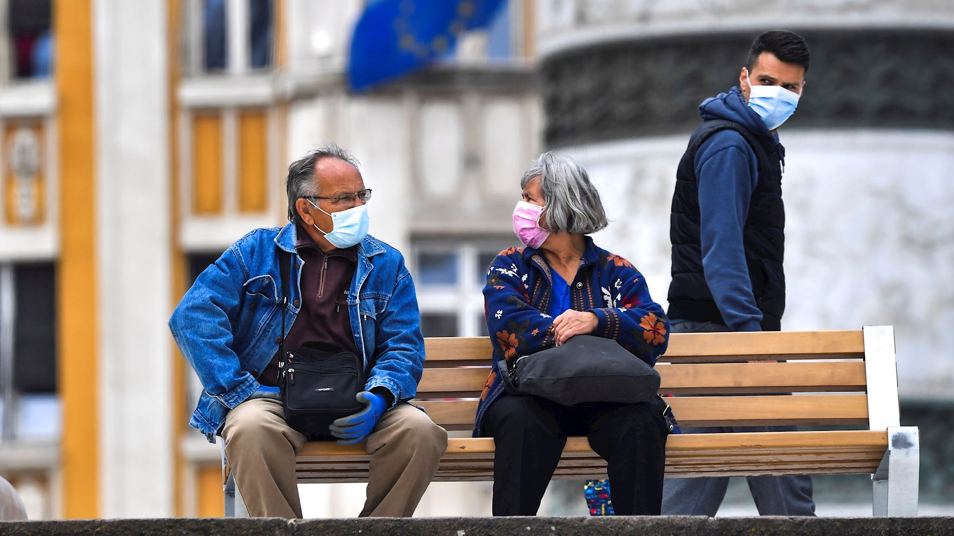 Suman más de 359 mil muertos y 5.8 millones de casos de COVID-19 en el mundo