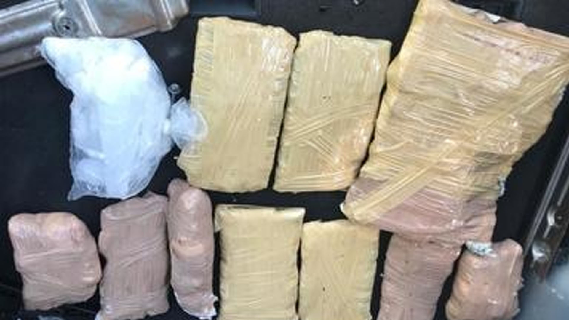 Detienen en Sinaloa a mujer con crystal, heroína y mariguana