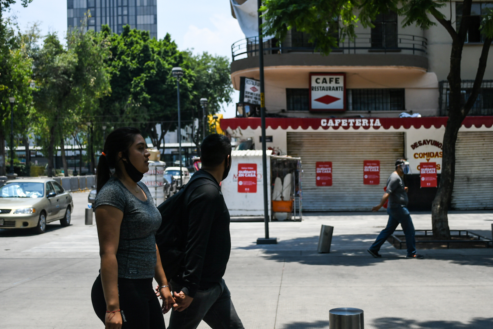 Tianguistas, taxistas y meseros podrán obtener un Crédito a la palabra