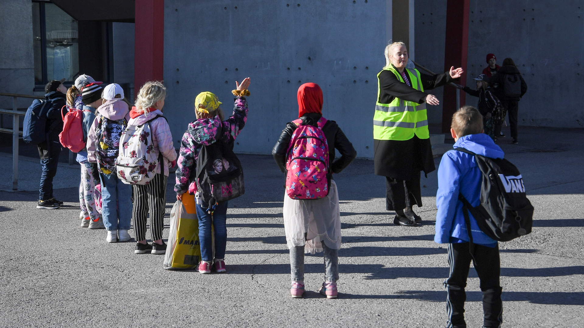 Finlandia reabre escuelas; afirma que la pandemia está controlada