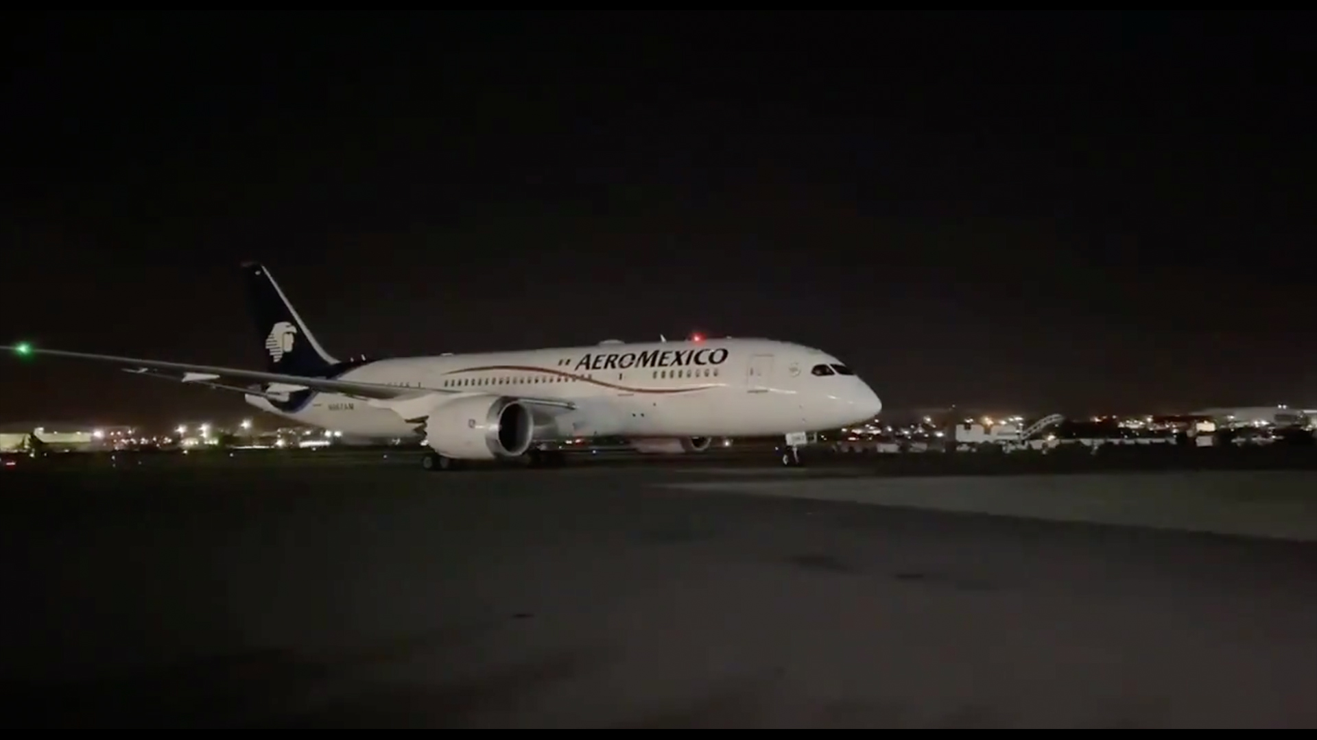 Llega octavo avión de Aeroméxico con insumos médicos procedentes de China Llega octavo avión de Aeroméxico con insumos médicos procedentes de China