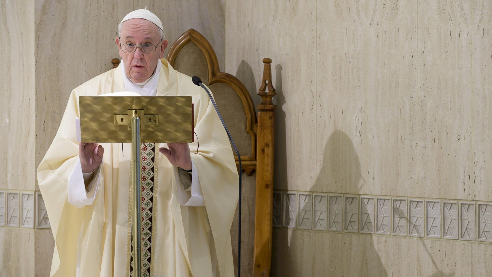 Papa Francisco pide afrontar con paz y creatividad cuarentena por COVID-19