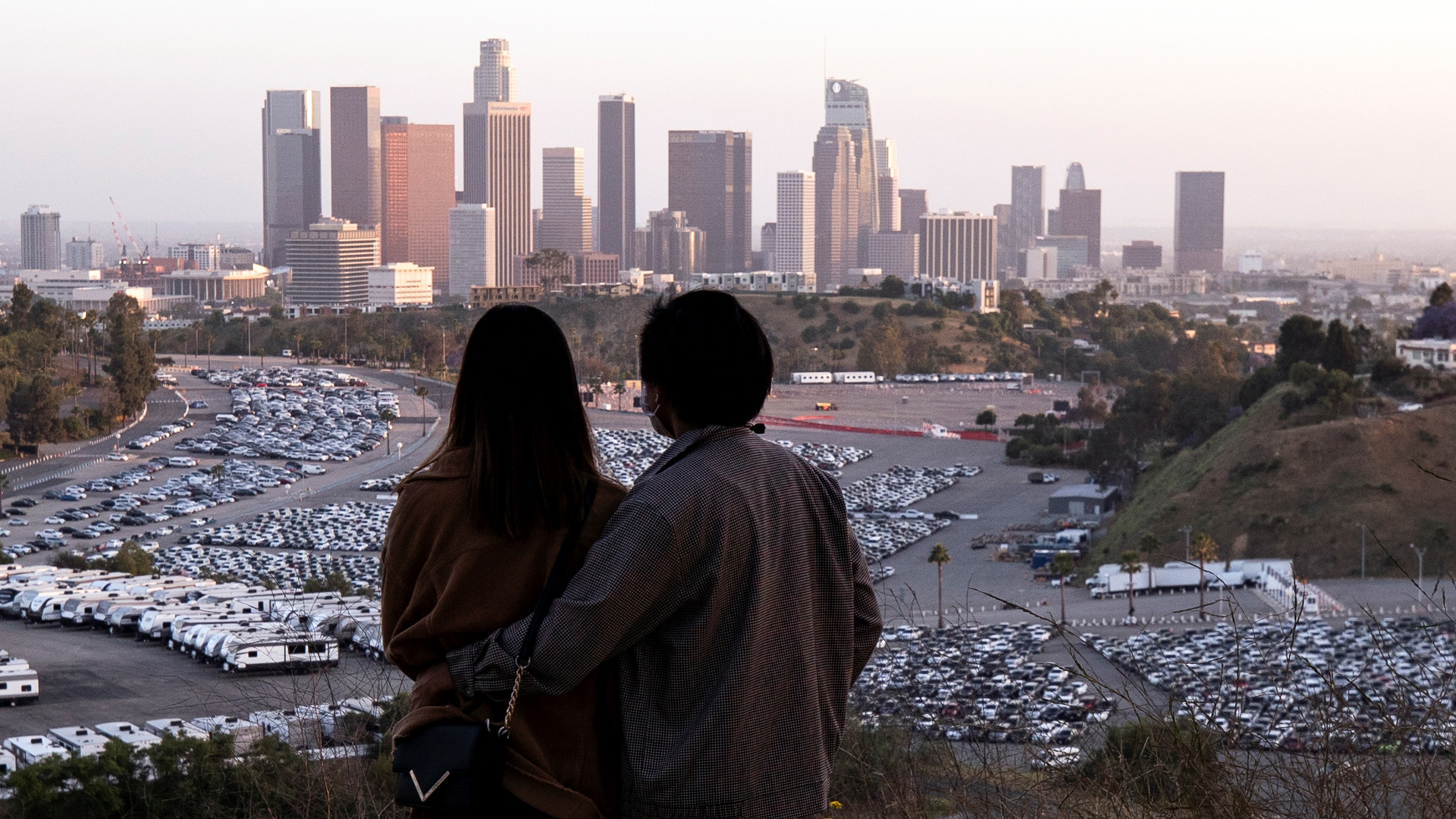 Estados Unidos rebasa las 100 mil muertes por coronavirus