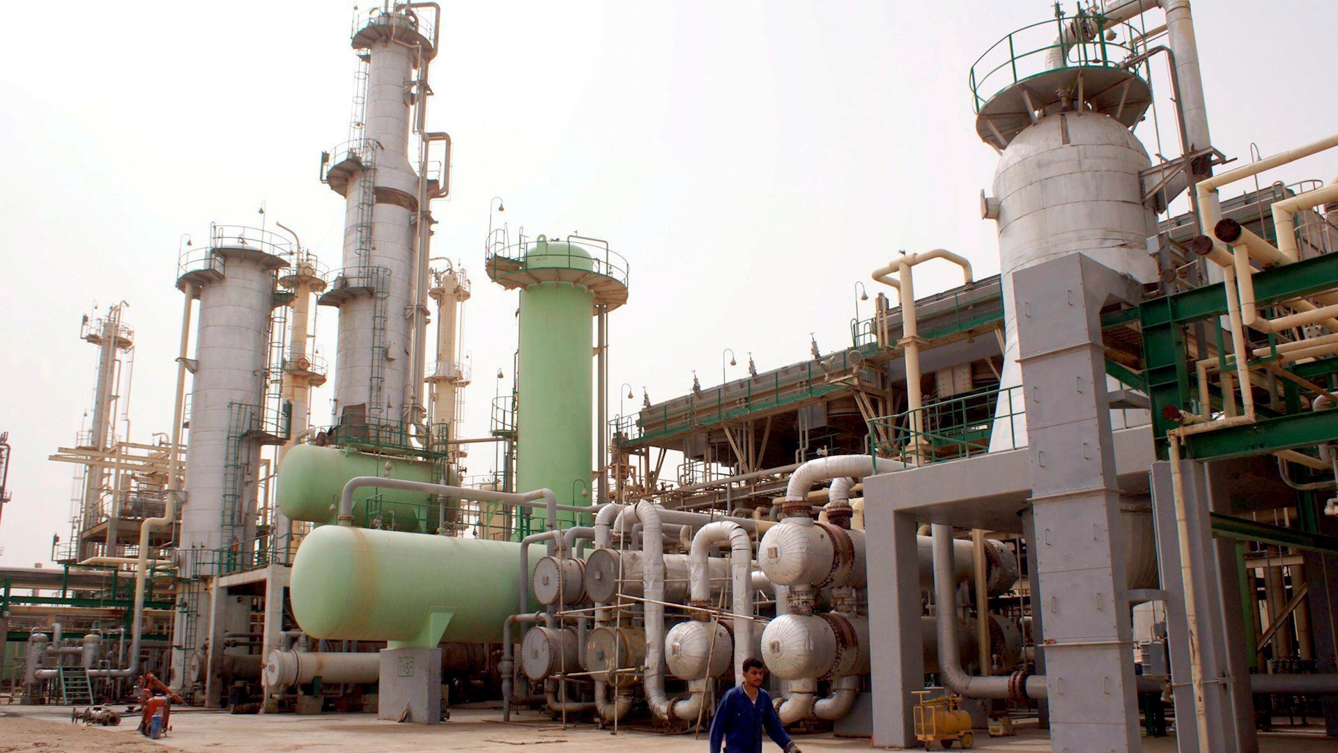 Arabia Saudita reducirá adicionalmente 1 millón de barriles diarios de petróleo