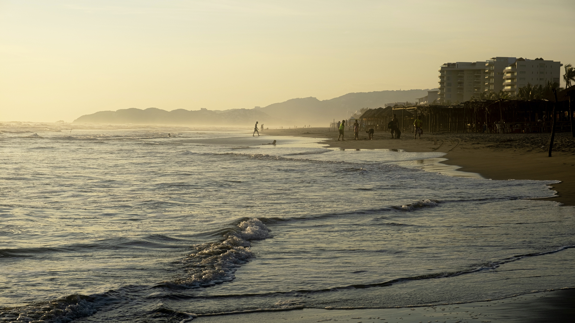 Revisan protocolos para reinicio de actividades esenciales en Guerrero