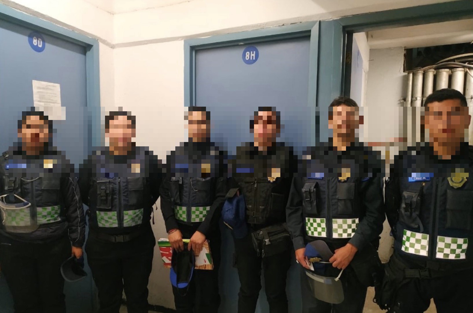 Detienen a seis policías que bebían en Metro San Lázaro