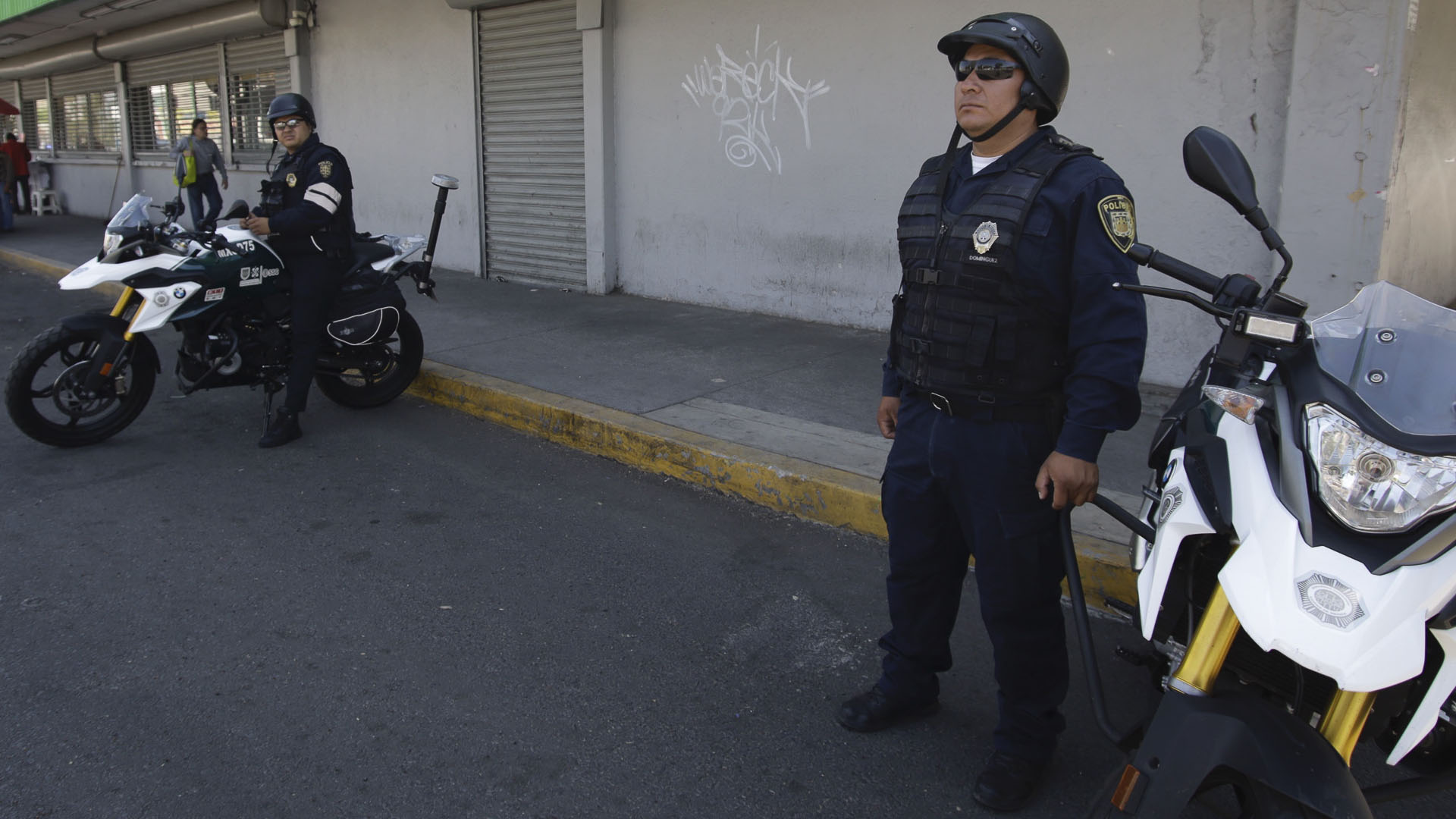 Policías de la SSC bajan ocho toneladas de peso en conjunto