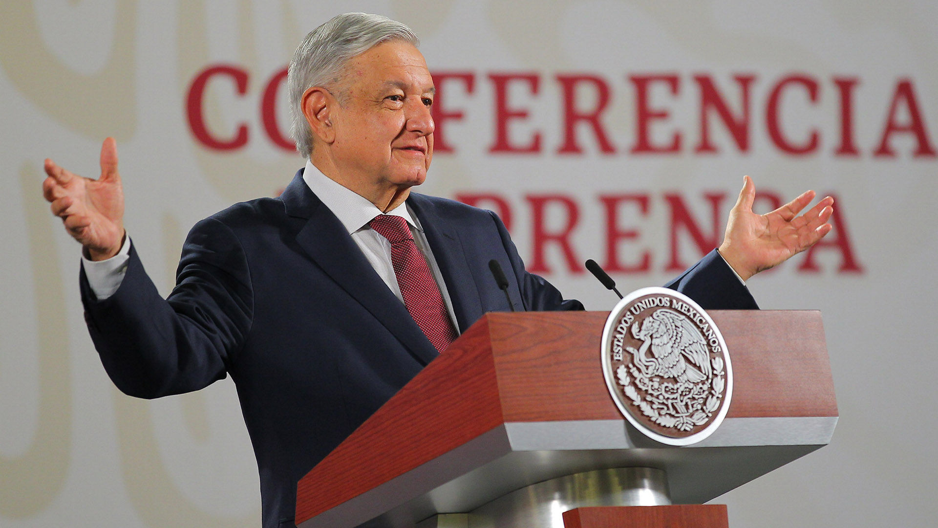 Gustavo de Hoyos defiende que López Obrado no renuncie a la Presidencia