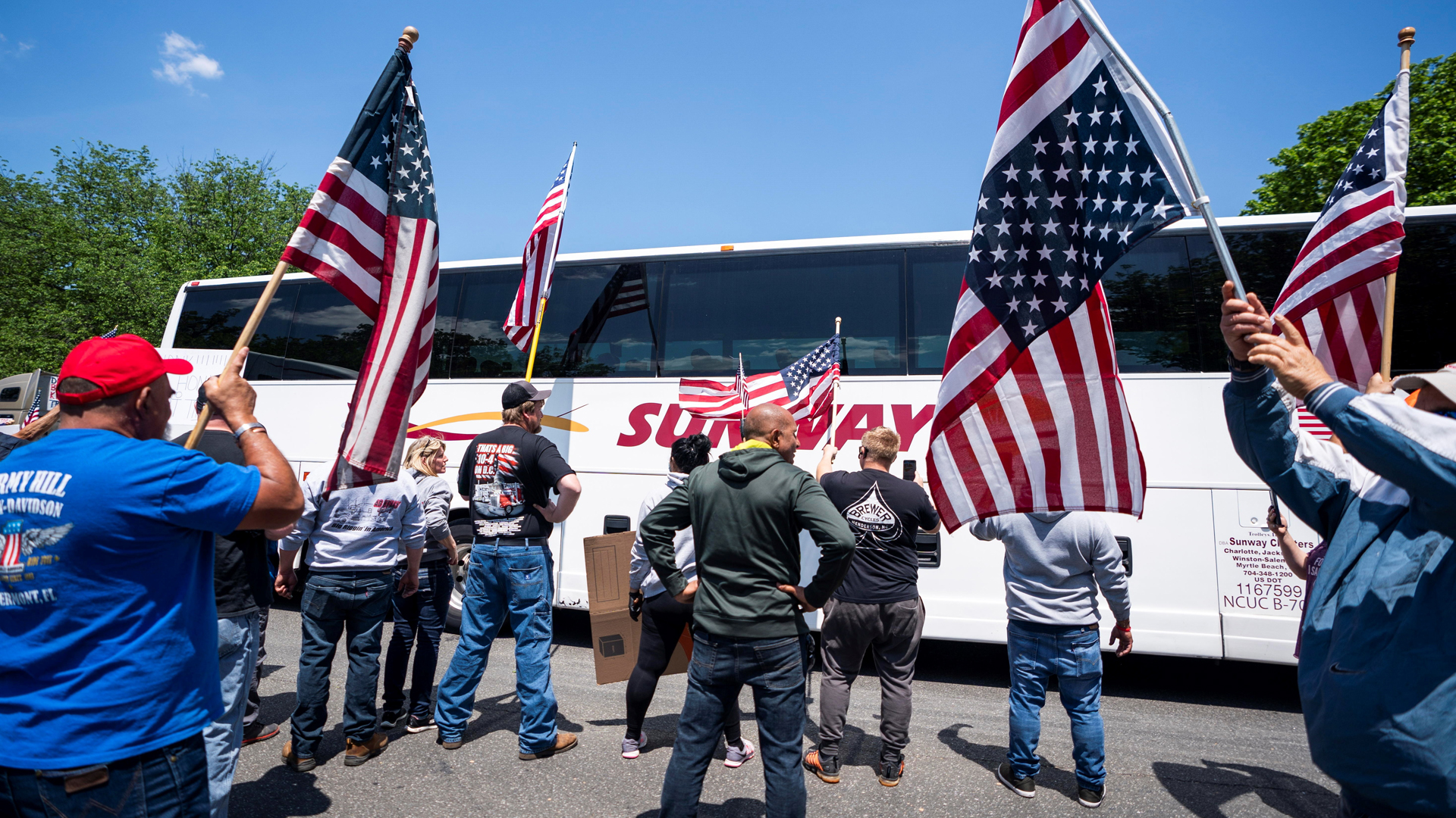 Autobuses toman las calles de Washington para exigir apoyos ante pandemia - protesta-de-operadores-de-autobuses-privados-en-washington