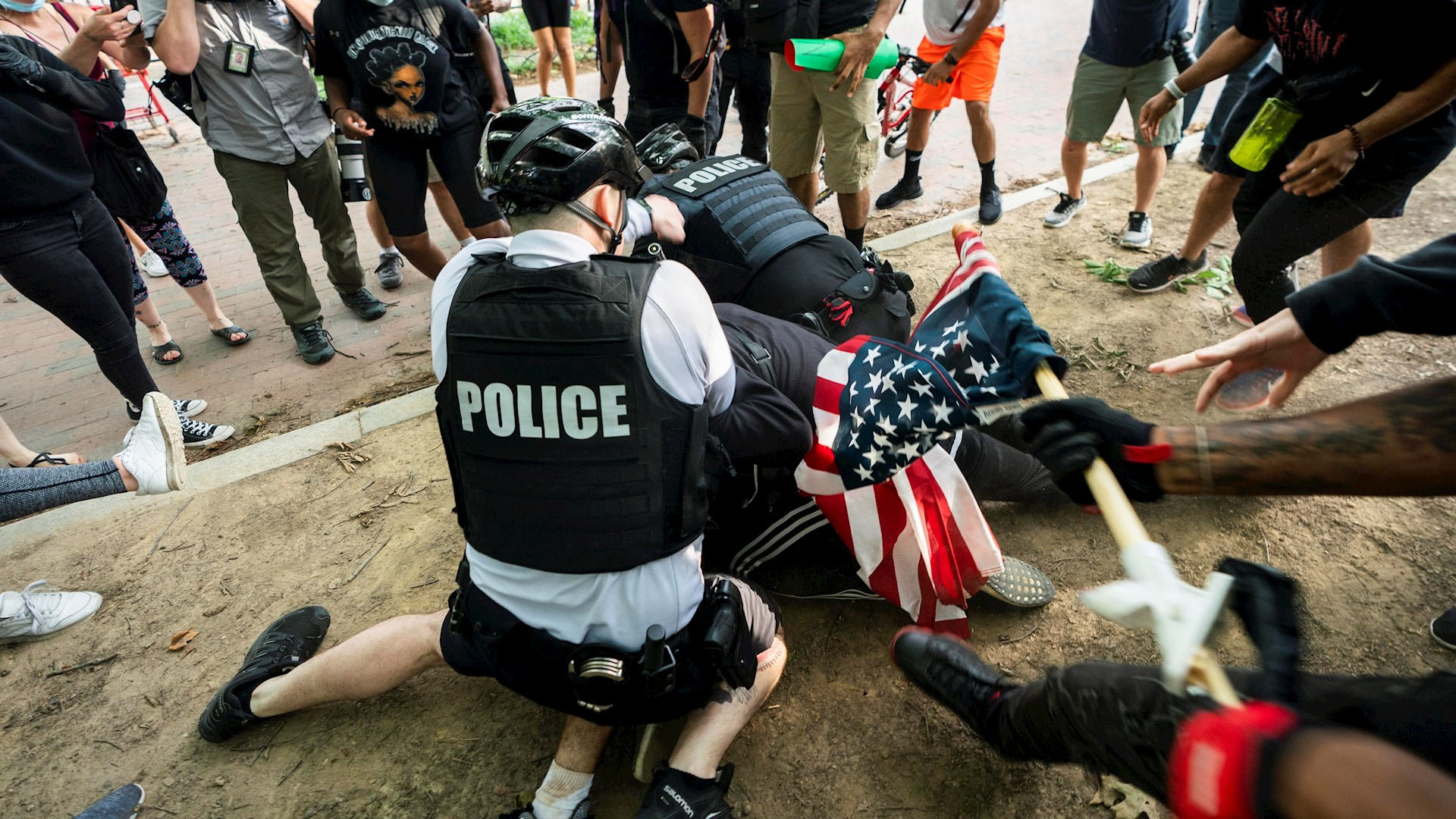 Trump llama “grupos organizados” a quienes protestaron por muerte de George Floyd en la Casa Blanca