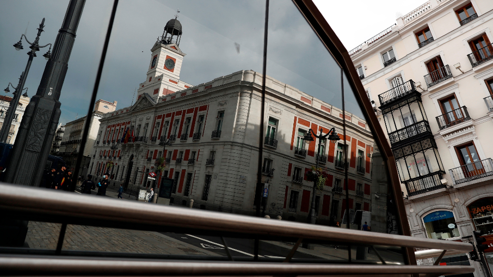 Muertes diarias en España bajan a 213 y los contagios suben a 754