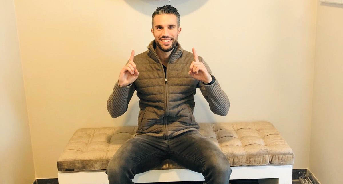 Van Persie revela que Van Gaal lo abofeteó en el Mundial 2014