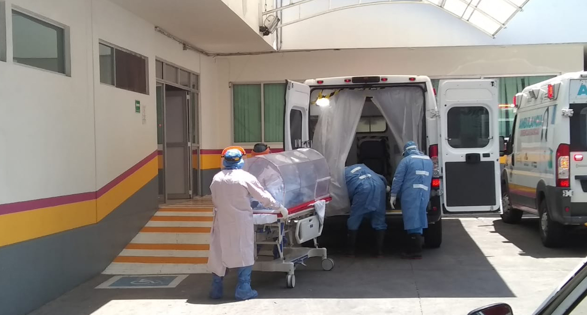 Paramédicos llevan 99 traslados hospitalarios por COVID-19 en Michoacán