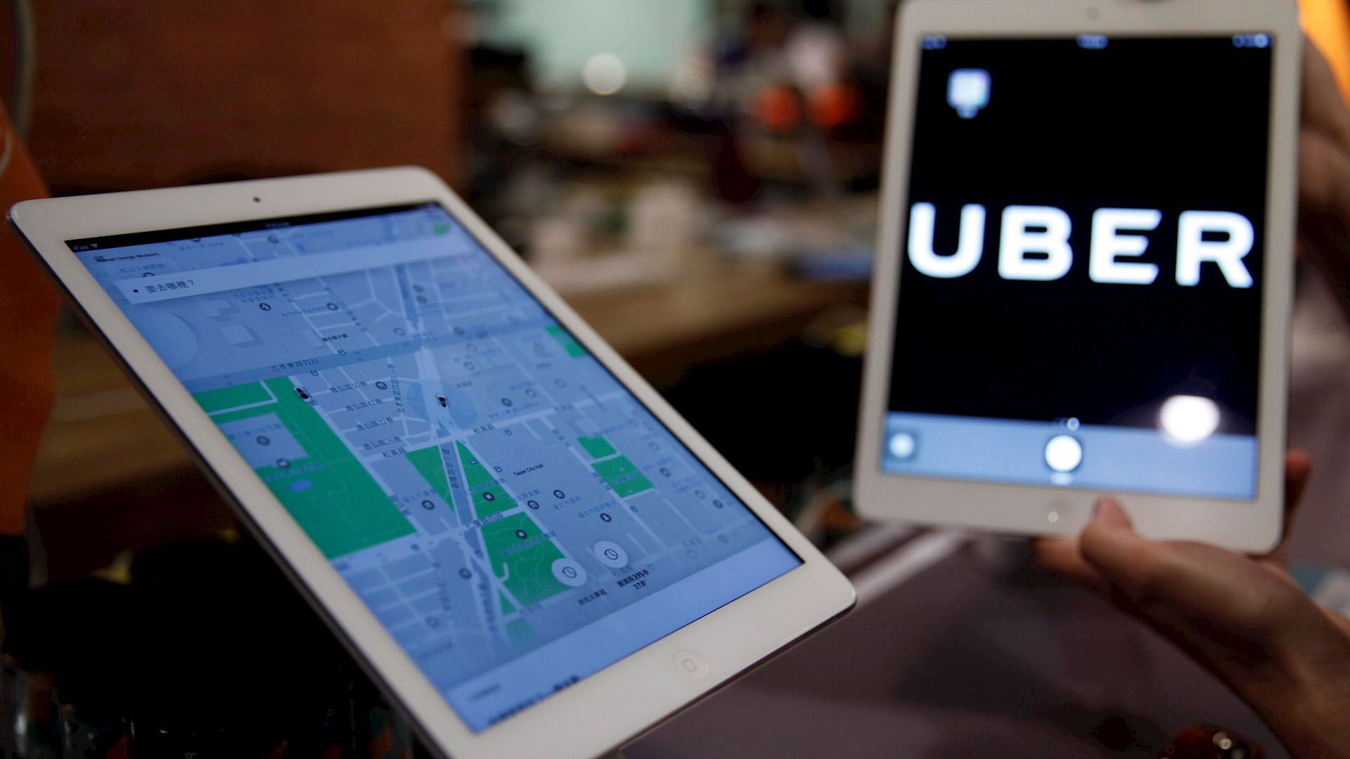 Conductores de Uber y Lyft demandan a Nueva York por prestaciones de desempleo Conductores de Uber y Lyft demandan a Nueva York por prestaciones de desempleo