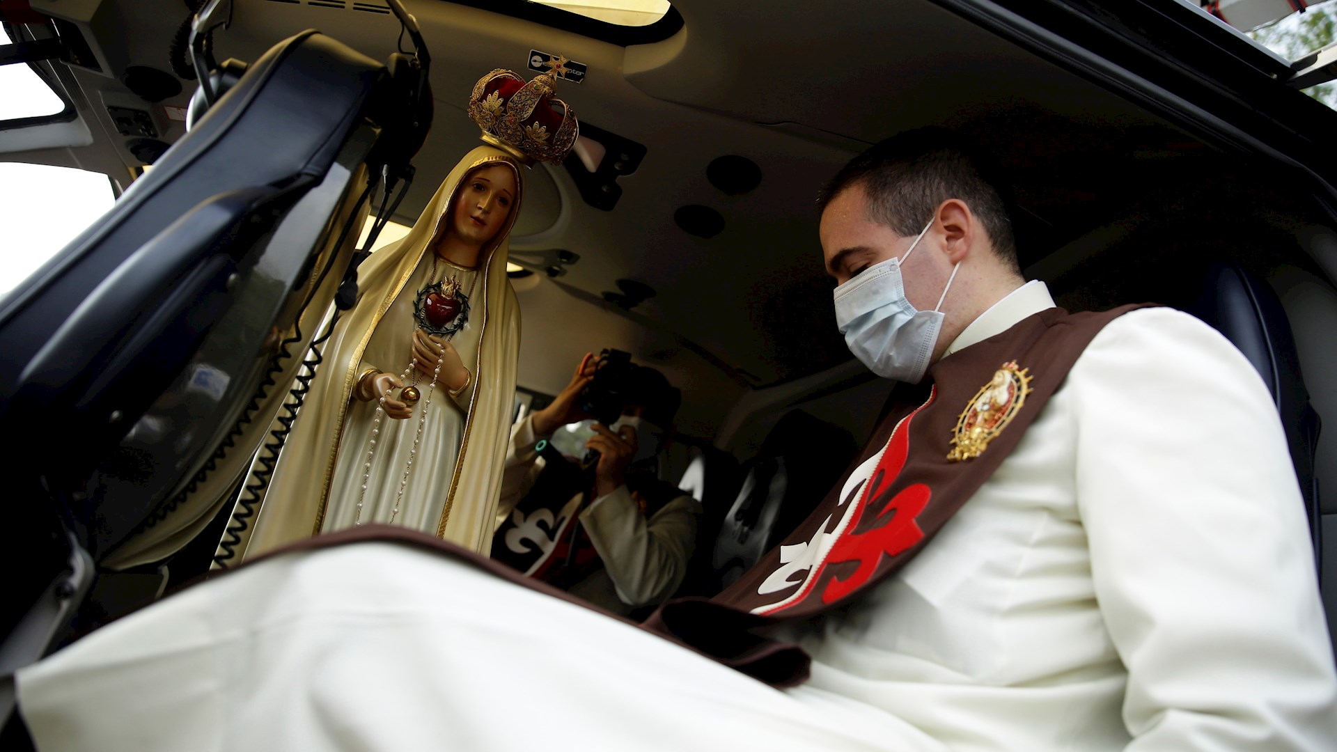 Virgen de Fátima sobrevuela El Salvador para llevar paz durante pandemia - virgen-de-fatima-helicoptero-el-salvador-2