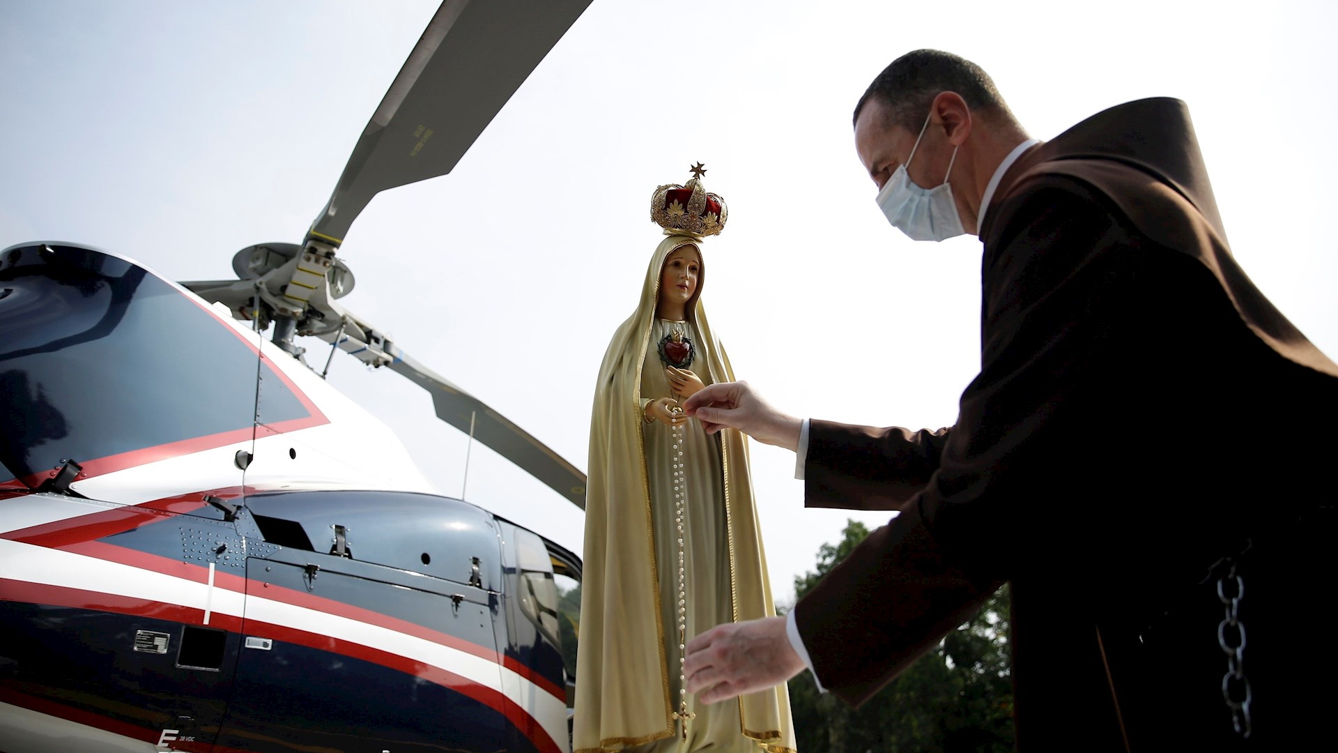Virgen de Fátima sobrevuela El Salvador para llevar paz durante pandemia