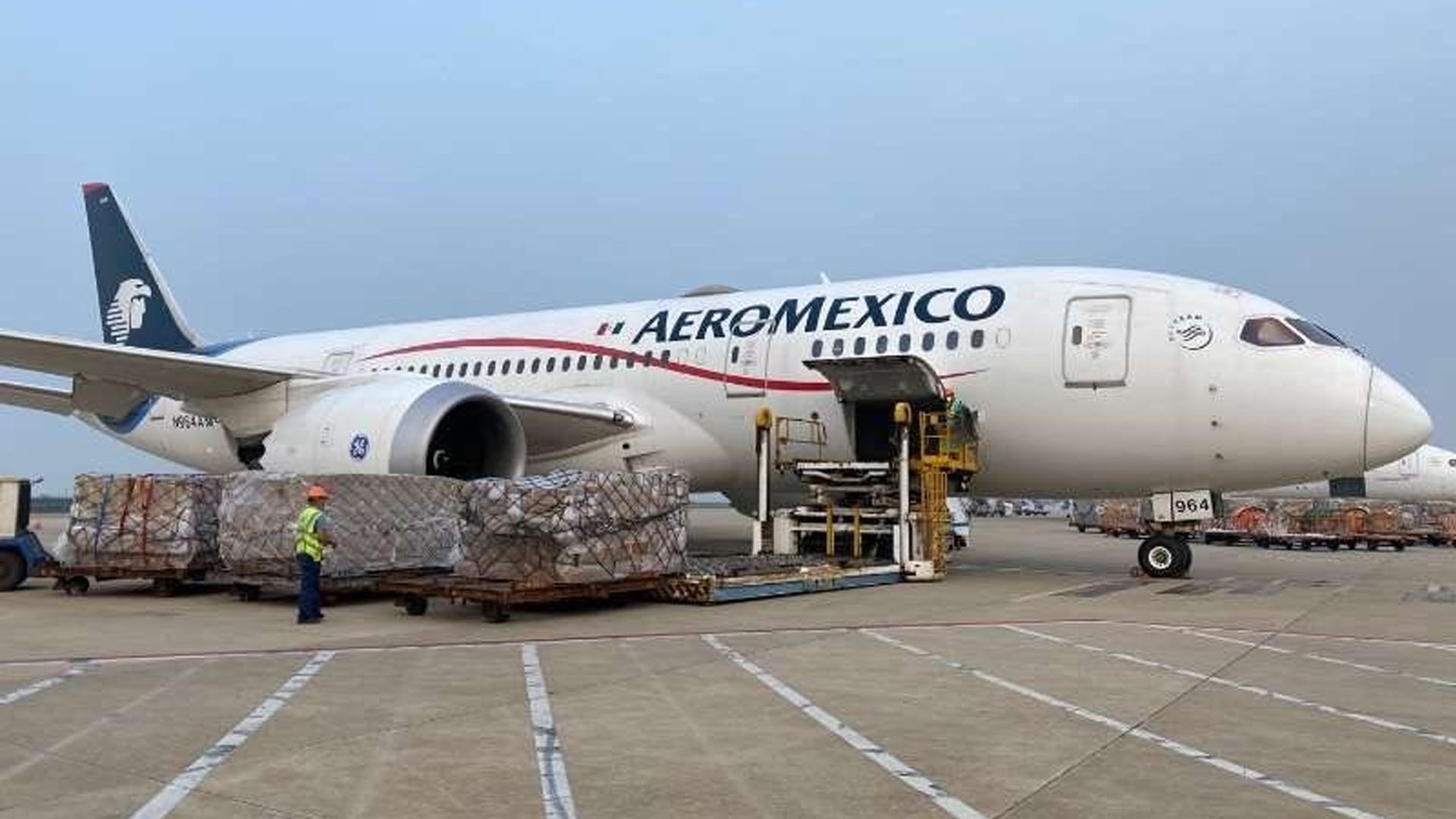 En camino a México decimosegundo vuelo de Aeroméxico desde Shanghái con insumos médicos