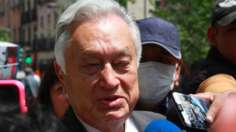 Denuncia Bartlett campaña multimillonaria en su contra; rechaza ser corrupto